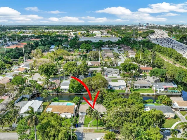 3043 Hayes St, Hollywood FL 33021