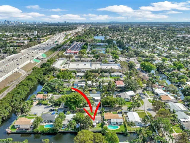 3043 Hayes St, Hollywood FL 33021