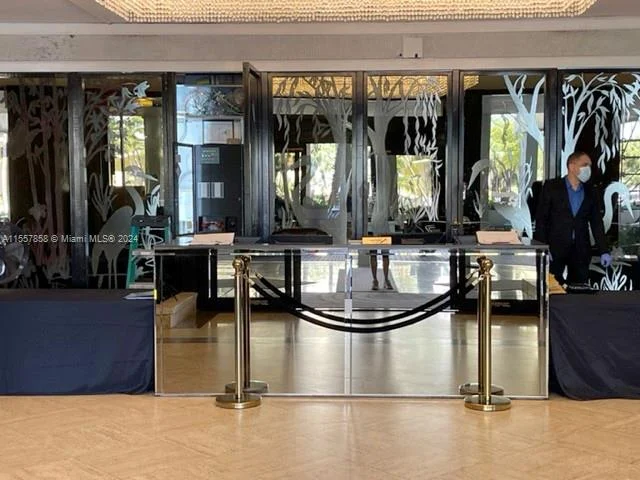 5555 Collins Ave # 16K, Miami Beach FL 33140