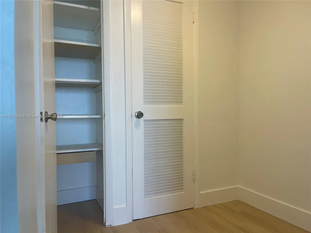 5555 Collins Ave # 16K, Miami Beach FL 33140