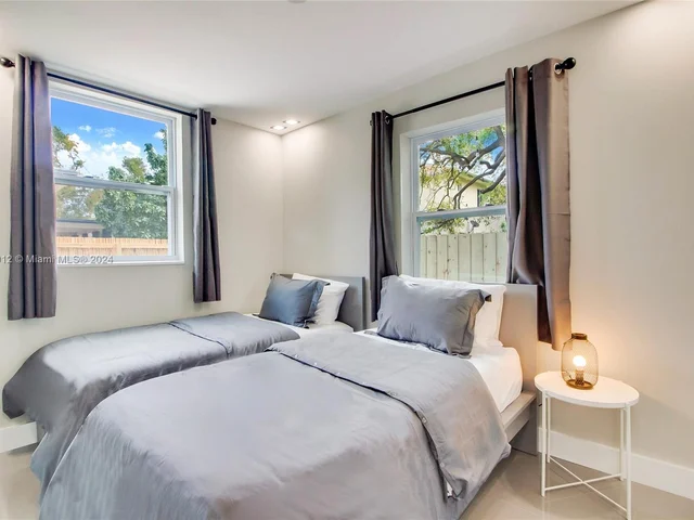 5530 NW 5th Ave GUEST HOUSE, Miami FL 33127