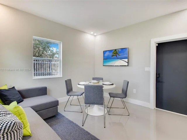 5530 NW 5th Ave GUEST HOUSE, Miami FL 33127