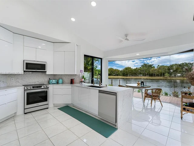 23137 Via Stel, Boca Raton FL 33433