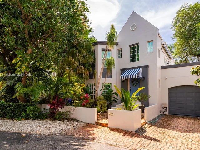 2952 Peachy St # 8, Miami FL 33133