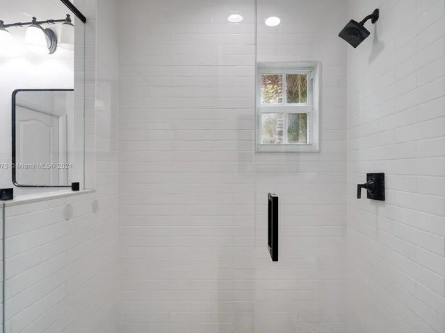 2952 Peachy St # 8, Miami FL 33133