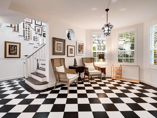 2952 Peachy St # 8, Miami FL 33133