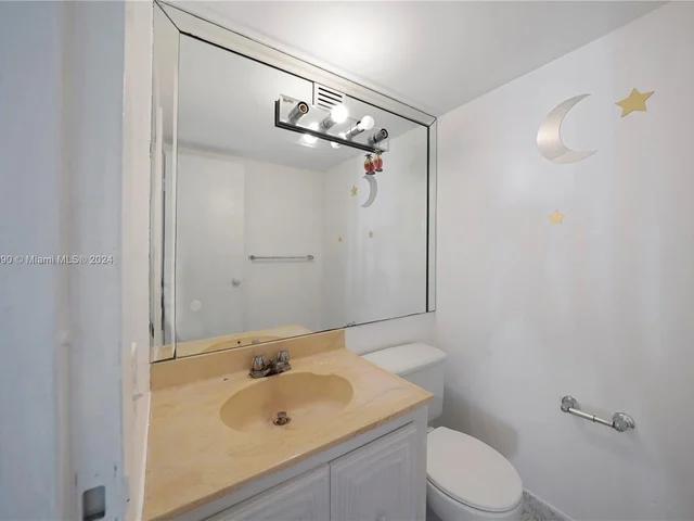 501 Three Islands Blvd # 511, Hallandale Beach FL 33009