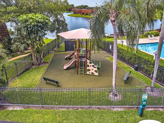 11887 SW 12th Pl # 11887, Davie FL 33325