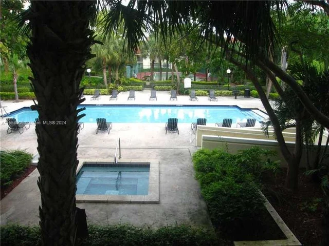 510 S Park Rd # 10, Hollywood FL 33021