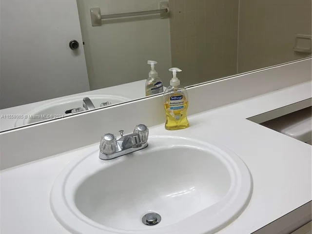 510 S Park Rd # 10, Hollywood FL 33021