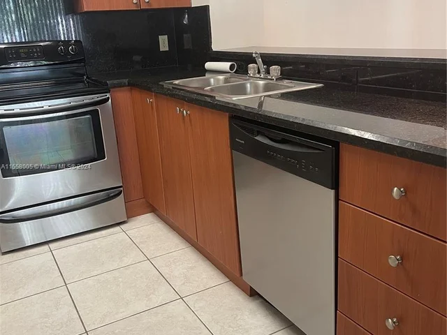 510 S Park Rd # 10, Hollywood FL 33021