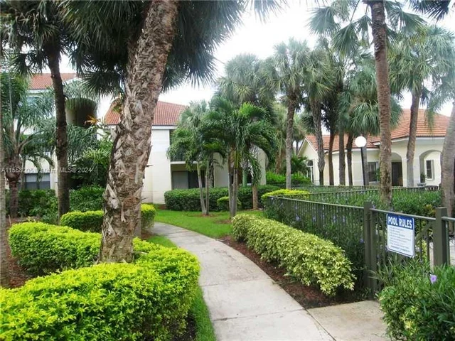 510 S Park Rd # 10, Hollywood FL 33021