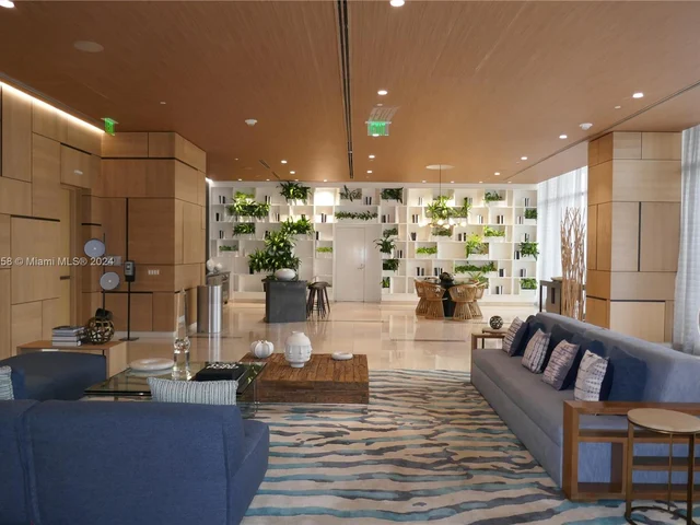 45 SW 9th St # 1906, Miami FL 33130