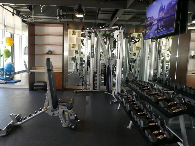 45 SW 9th St # 1906, Miami FL 33130