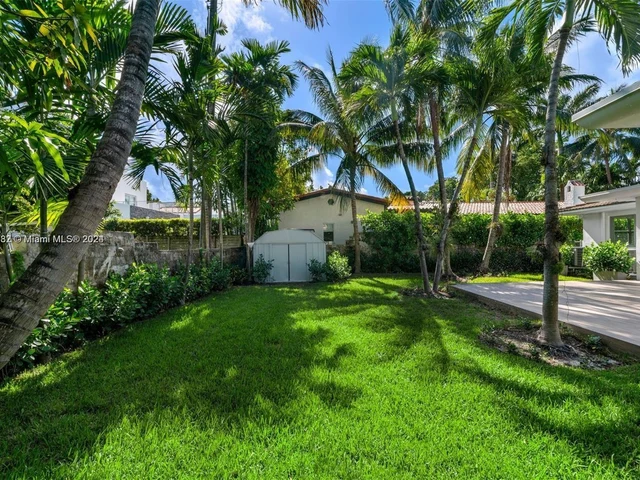 2385 N Bay Rd, Miami Beach FL 33140