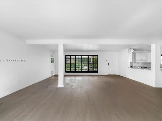 2385 N Bay Rd, Miami Beach FL 33140