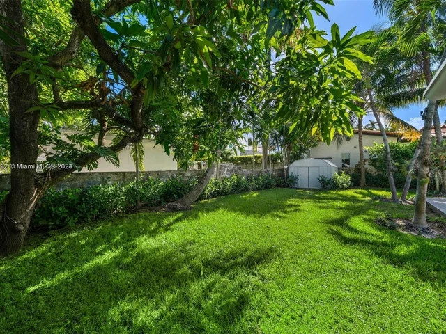 2385 N Bay Rd, Miami Beach FL 33140