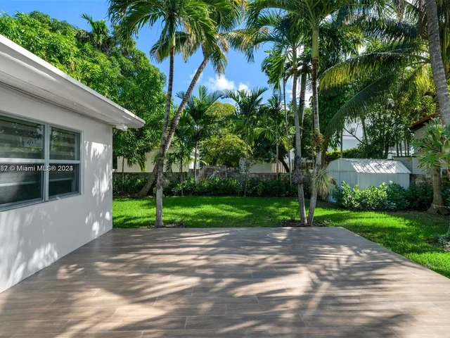 2385 N Bay Rd, Miami Beach FL 33140