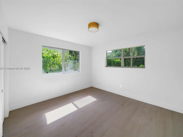 2385 N Bay Rd, Miami Beach FL 33140