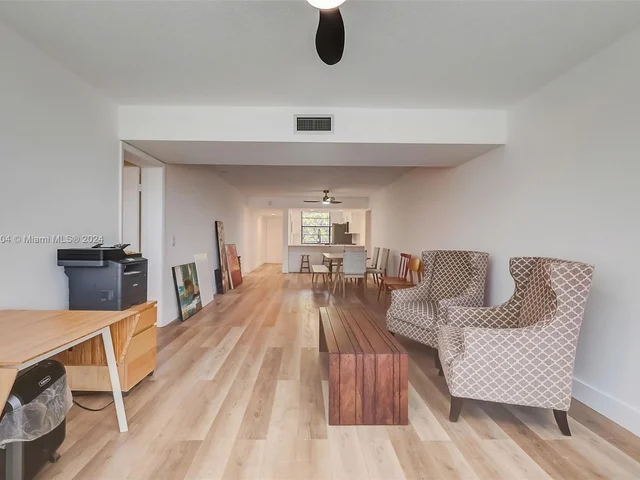 1506 Whitehall Dr # 306, Davie FL 33324