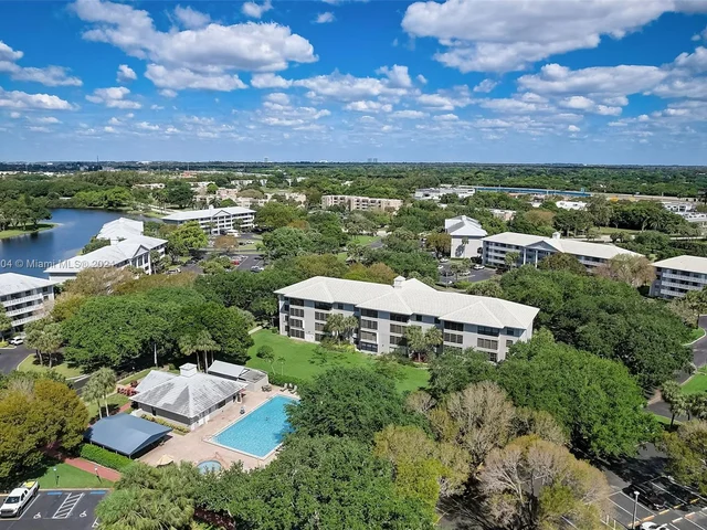 1506 Whitehall Dr # 306, Davie FL 33324