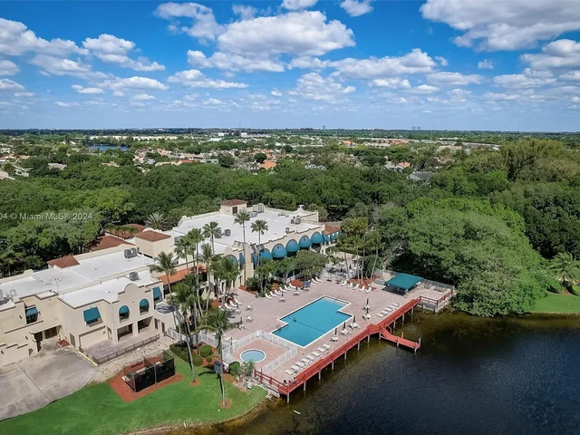 1506 Whitehall Dr # 306, Davie FL 33324