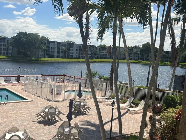1506 Whitehall Dr # 306, Davie FL 33324