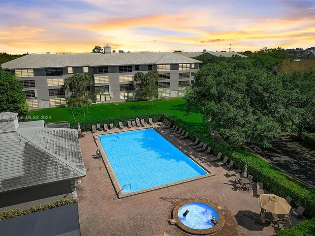 1506 Whitehall Dr # 306, Davie FL 33324