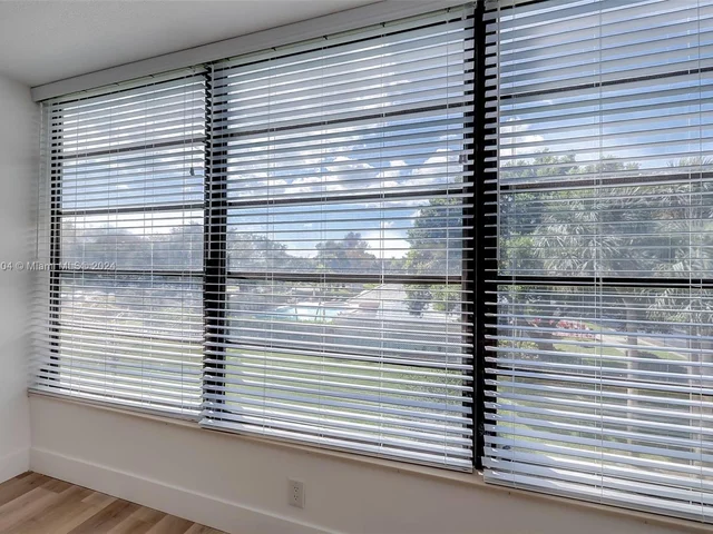 1506 Whitehall Dr # 306, Davie FL 33324