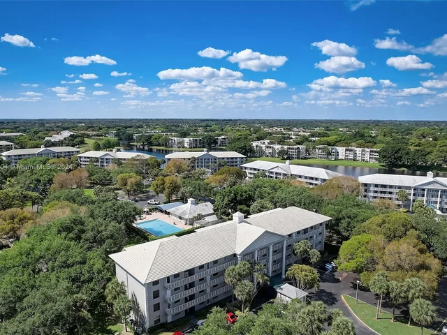 1506 Whitehall Dr # 306, Davie FL 33324