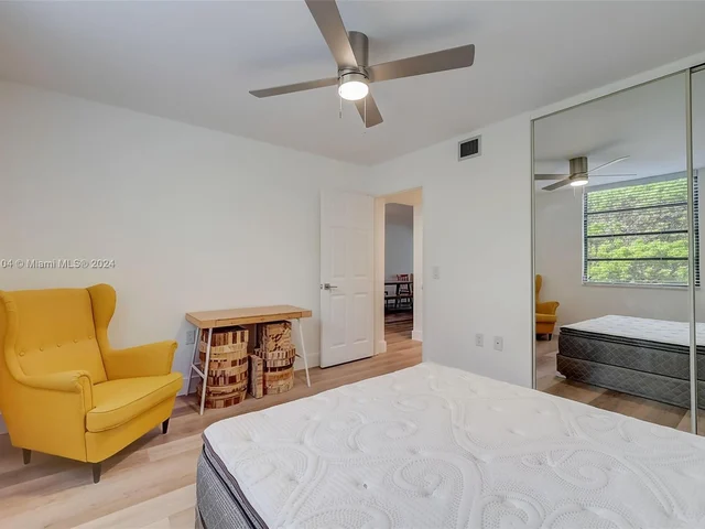 1506 Whitehall Dr # 306, Davie FL 33324