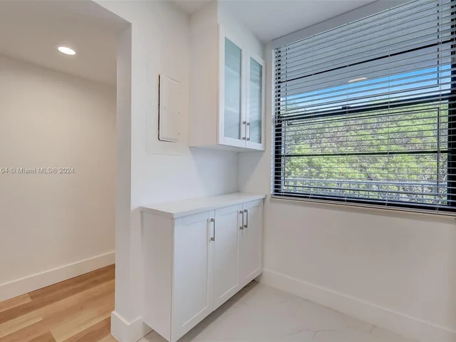 1506 Whitehall Dr # 306, Davie FL 33324