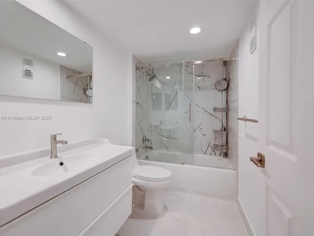 1506 Whitehall Dr # 306, Davie FL 33324