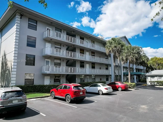 1506 Whitehall Dr # 306, Davie FL 33324