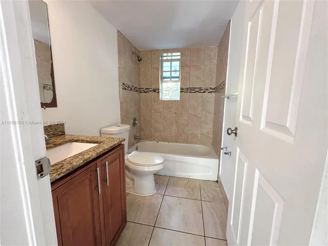 210 NW 16th St # 4, Miami FL 33136