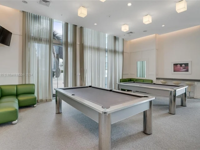 90 SW 3rd St # 4308, Miami FL 33130