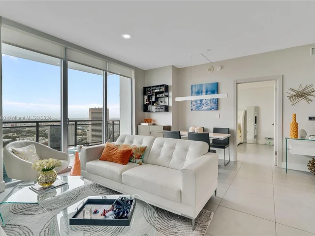 90 SW 3rd St # 4308, Miami FL 33130