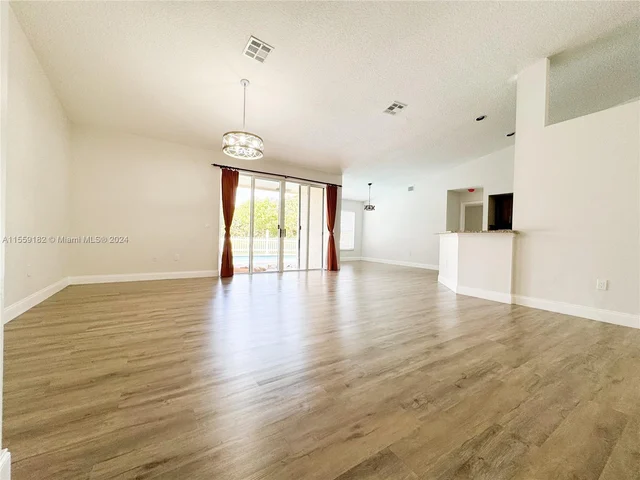 1574 NW 103 Ter, Coral Springs FL 33071