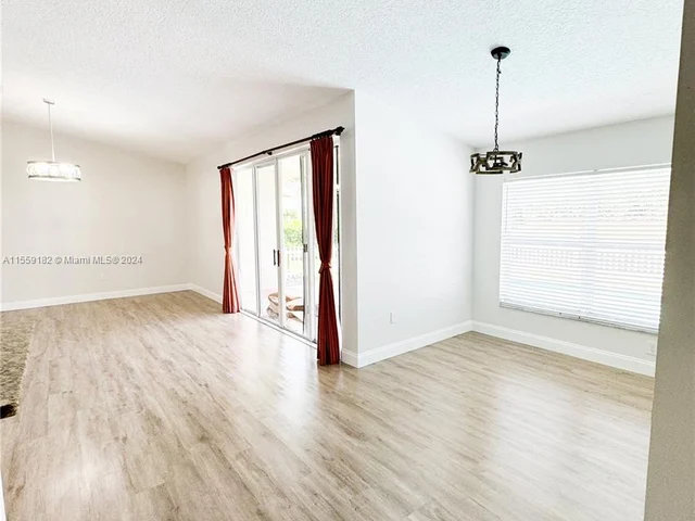 1574 NW 103 Ter, Coral Springs FL 33071