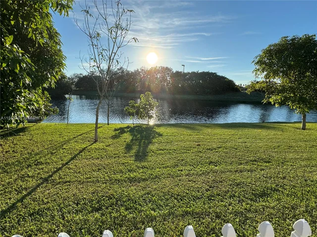 1574 NW 103 Ter, Coral Springs FL 33071