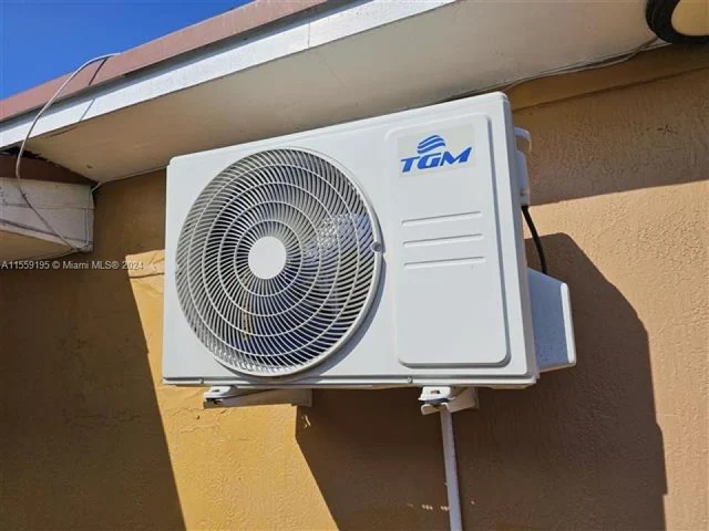 4225 SW 87th Ave, Miami FL 33165