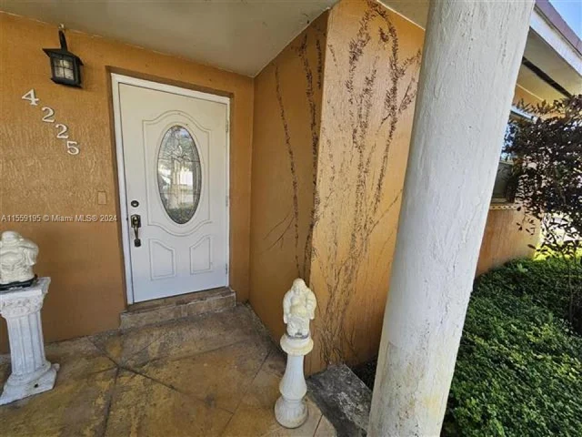 4225 SW 87th Ave, Miami FL 33165