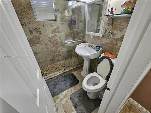 4225 SW 87th Ave, Miami FL 33165