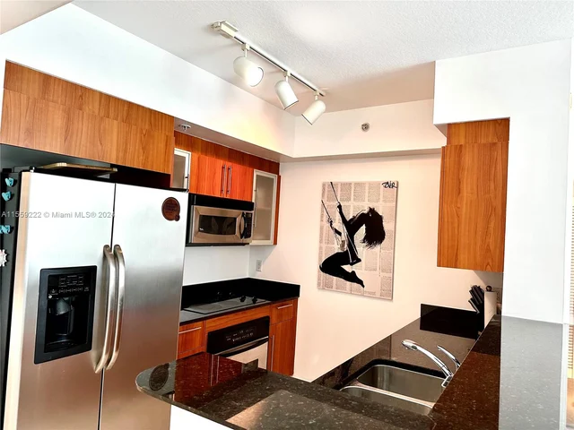 325 S Biscayne Blvd # 717, Miami FL 33131