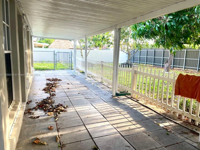 7820 W 15th Ave, Hialeah FL 33014