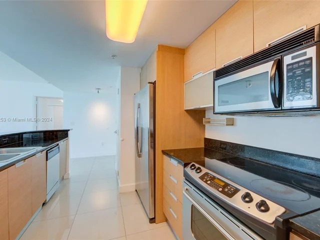 1881 79th St Cswy # 906, North Bay Village FL 33141