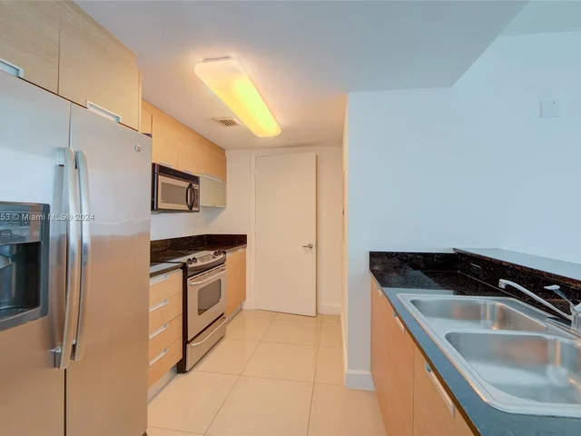 1881 79th St Cswy # 906, North Bay Village FL 33141