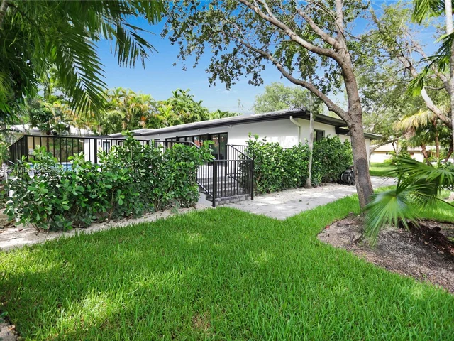 5301 Maggiore St, Coral Gables FL 33146