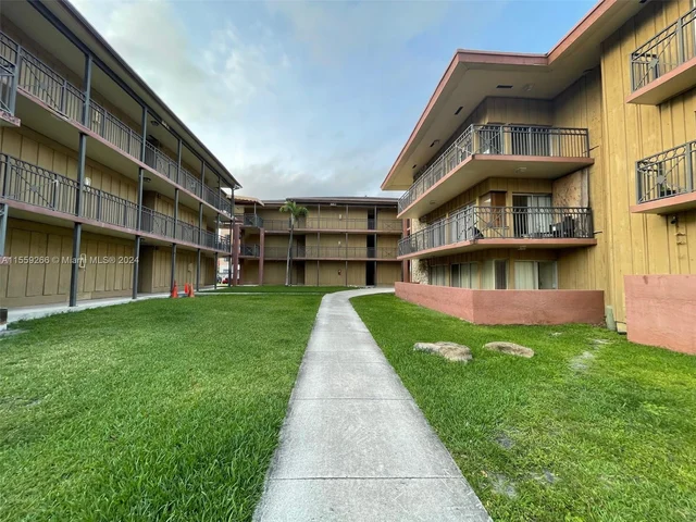 4850 SW 63rd Ter # 132, Davie FL 33314