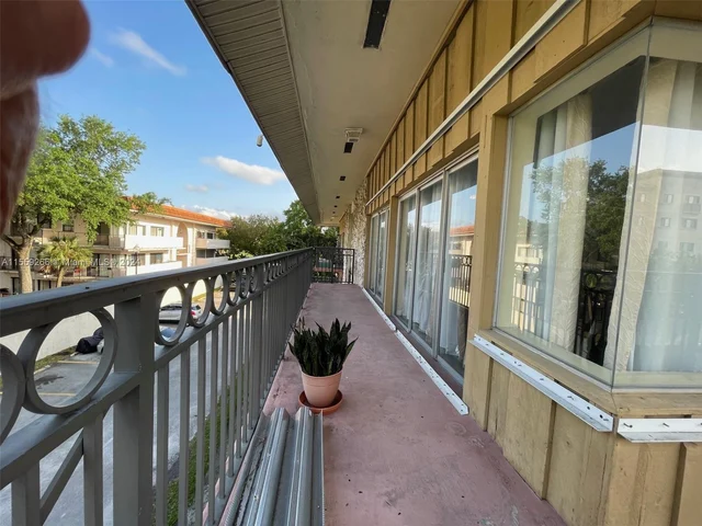 4850 SW 63rd Ter # 132, Davie FL 33314